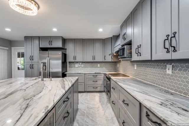 $2,595 | 406 Sea Willow Drive, Marion, TX 78124