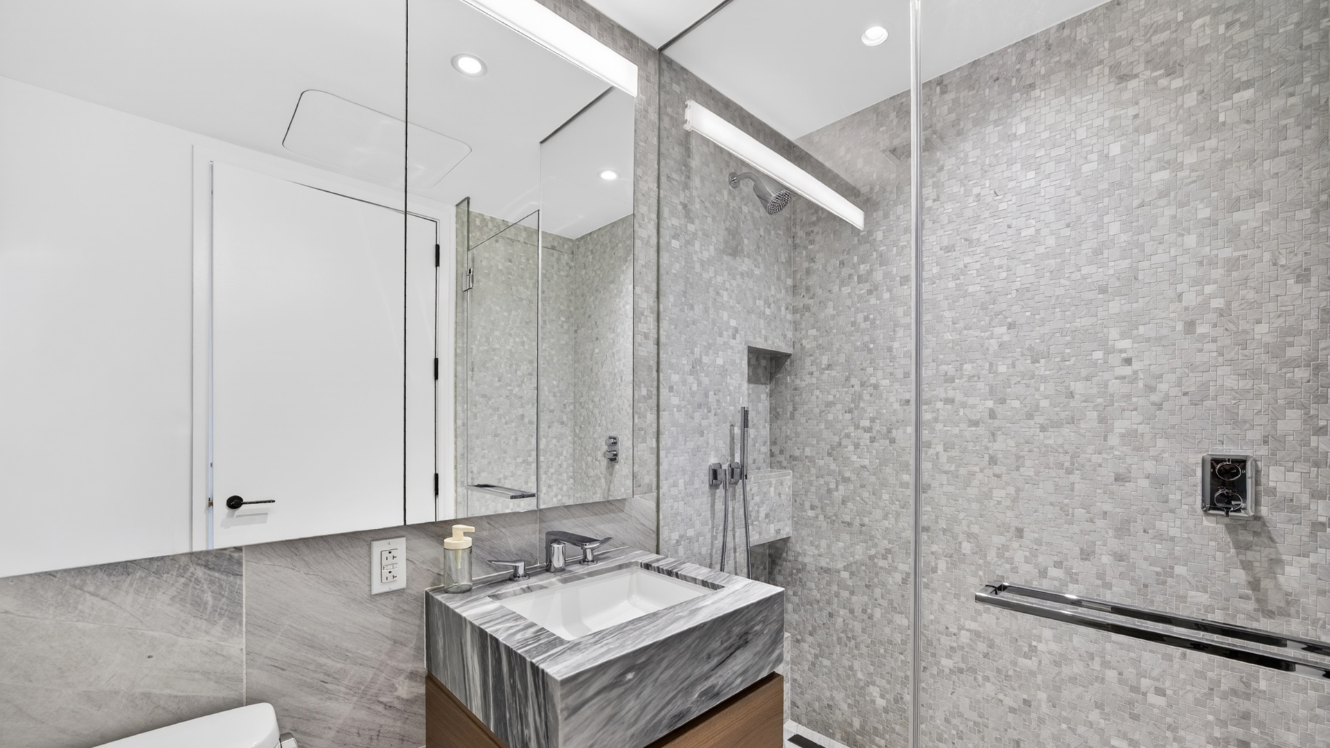 30 Riverside Boulevard, Unit 33A Manhattan, NY 10069 - Photo 15 of 52