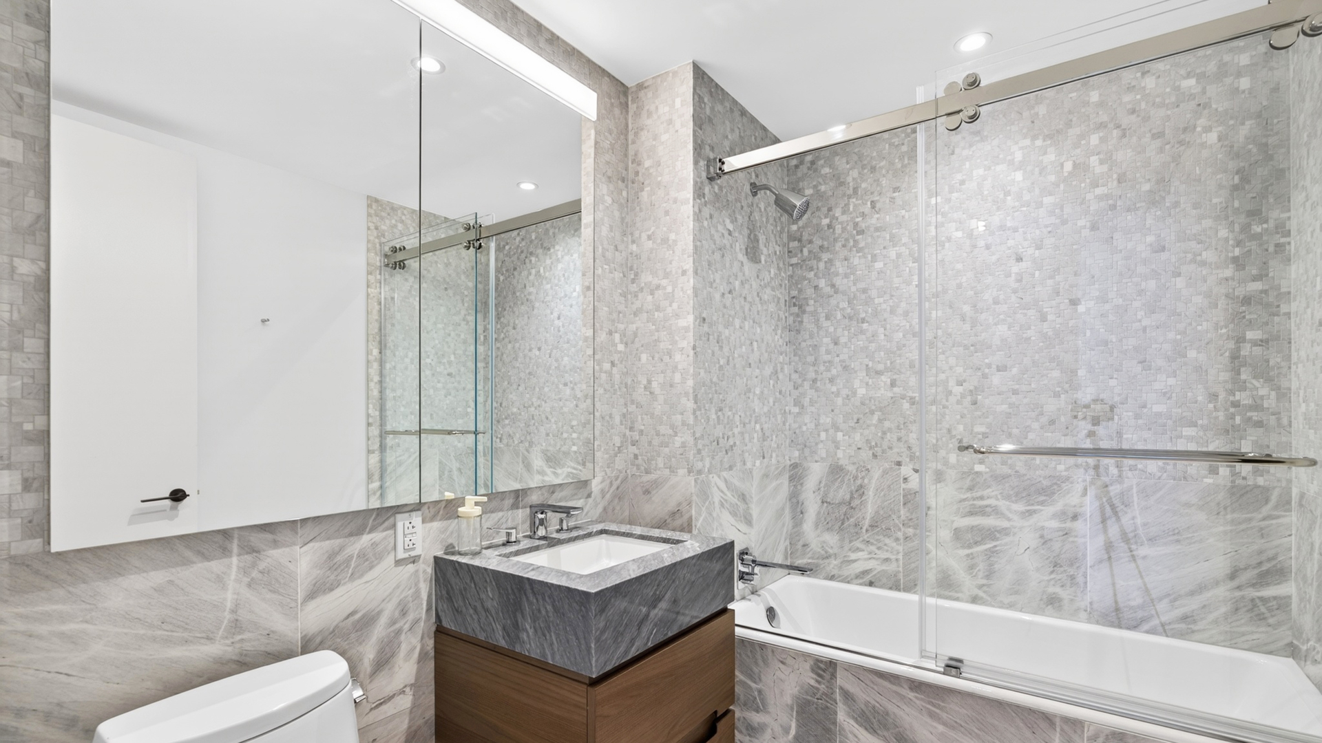 30 Riverside Boulevard, Unit 33A Manhattan, NY 10069 - Photo 17 of 52