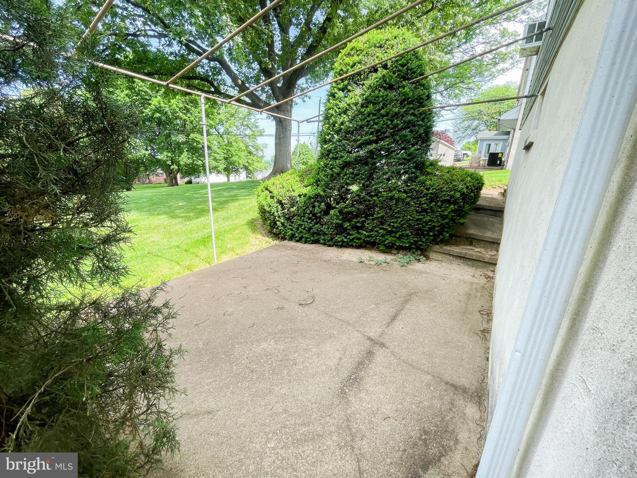 322 South Miller Street Reading, PA 19607 - Photo 7 of 26