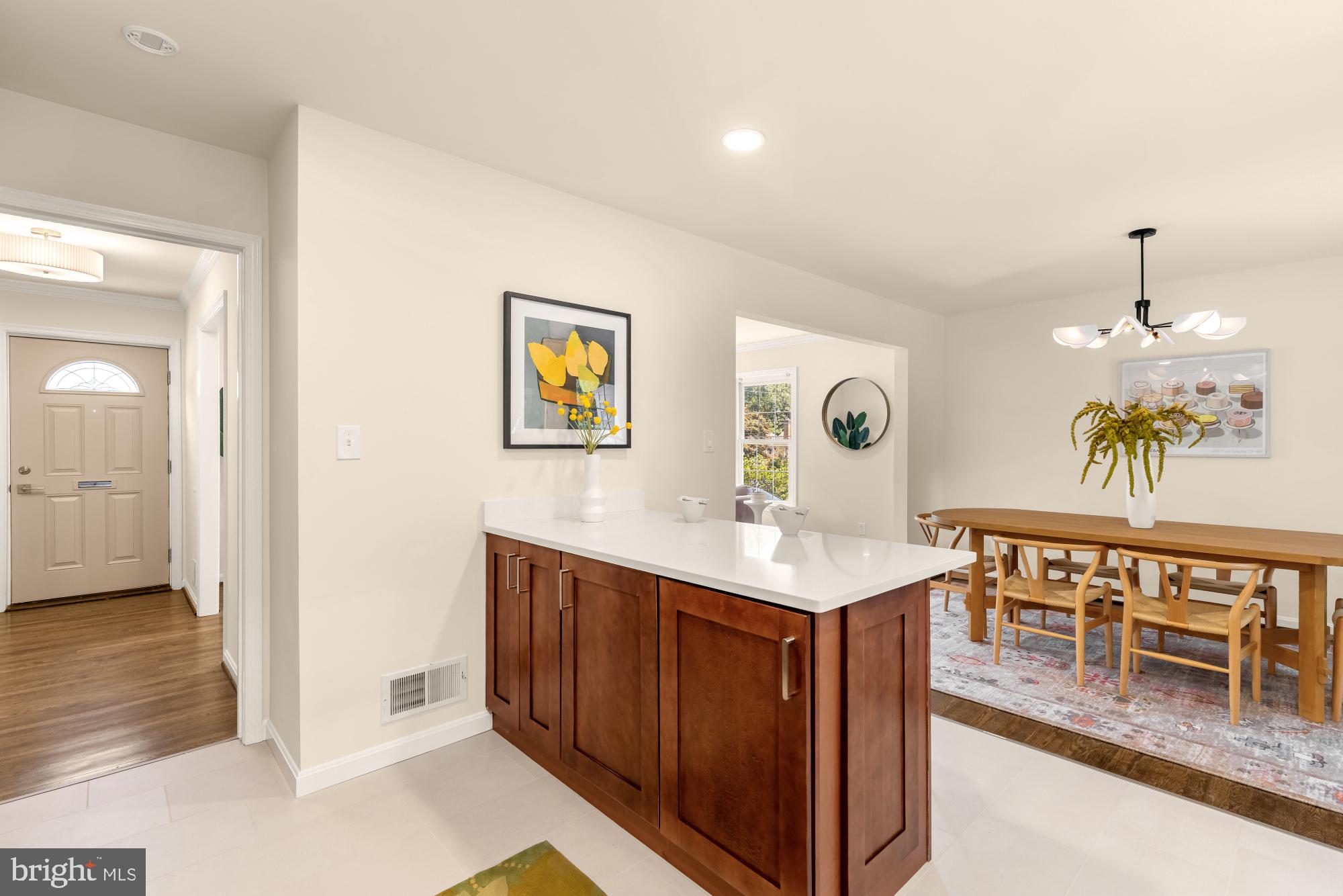 8212 Geneva Mason Road Potomac, MD 20854 - Photo 7 of 39