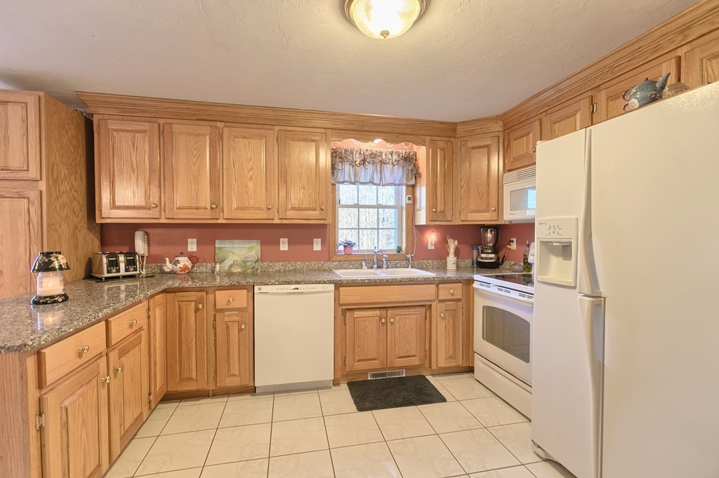 14 Whitmanville Road Westminster, MA 01473 - Photo 4 of 26 Gallery Image 4