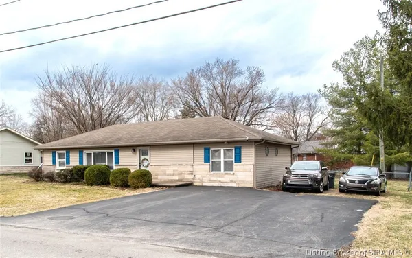 $259,900 | 407 Charlestown Memphis Road, Charlestown, IN 47111