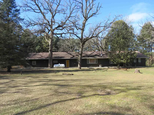 $699,000 | N8582 Pine Road, Beaver Dam, WI 53916