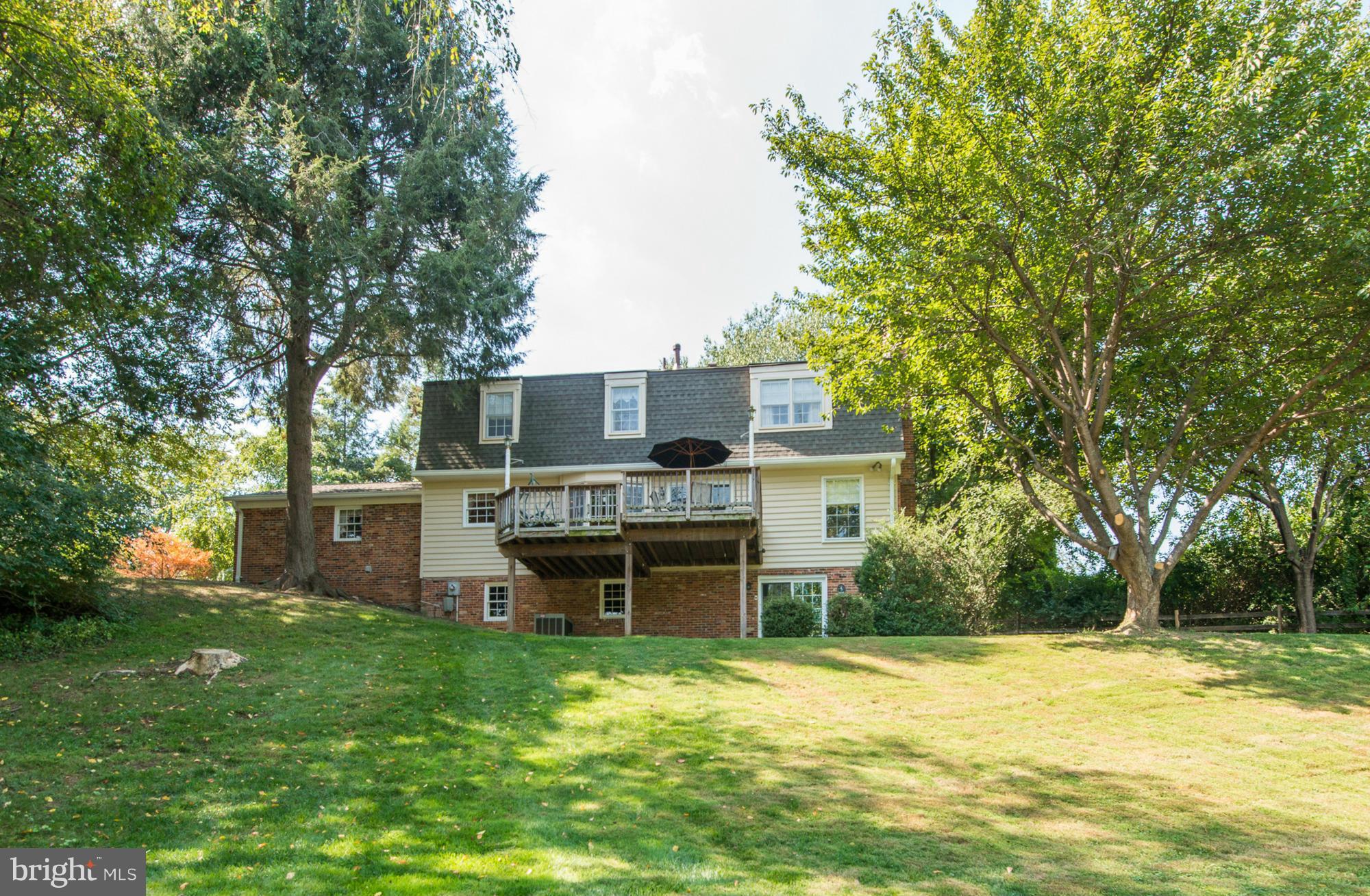 8200 Riding Ridge Place McLean, VA 22102 - Photo 22 of 28 Exterior (Rear)