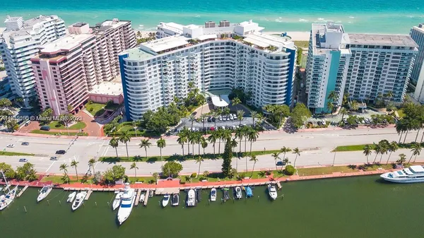 $5,000 | 5151 Collins Avenue, Unit 726, Miami Beach, FL 33140