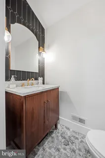 $849,900 | 71 East 2nd Street, Moorestown, NJ 08057