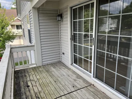 $247,000 | 1214 Ballantrae Place, Unit E, Mundelein, IL 60060