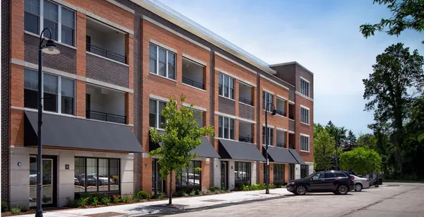 $3,800 | 229 Park Avenue, Unit 208, Clarendon Hills, IL 60514