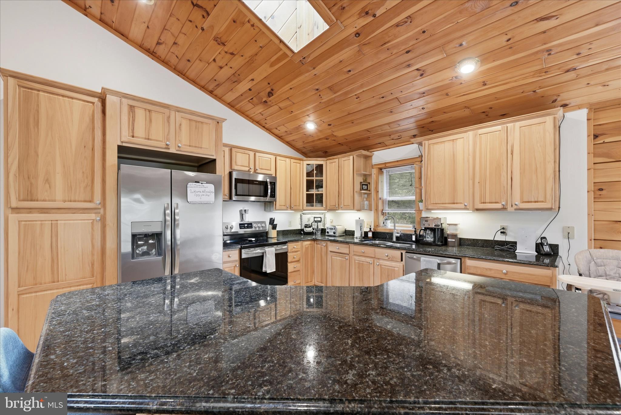 938 Fetchett Road Bentonville, VA 22610 - Photo 20 of 69 Kitchen
