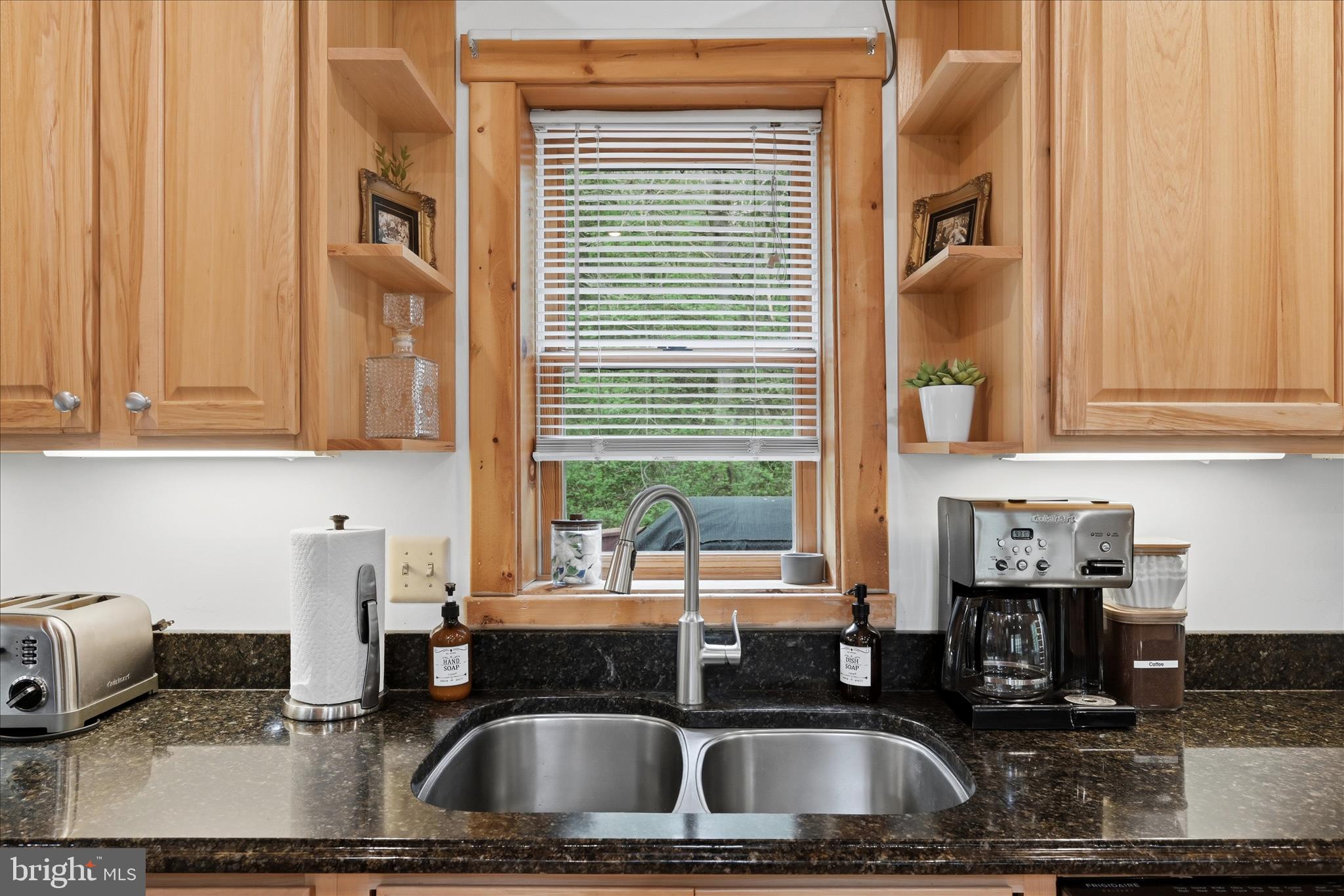 938 Fetchett Road Bentonville, VA 22610 - Photo 25 of 69 Kitchen
