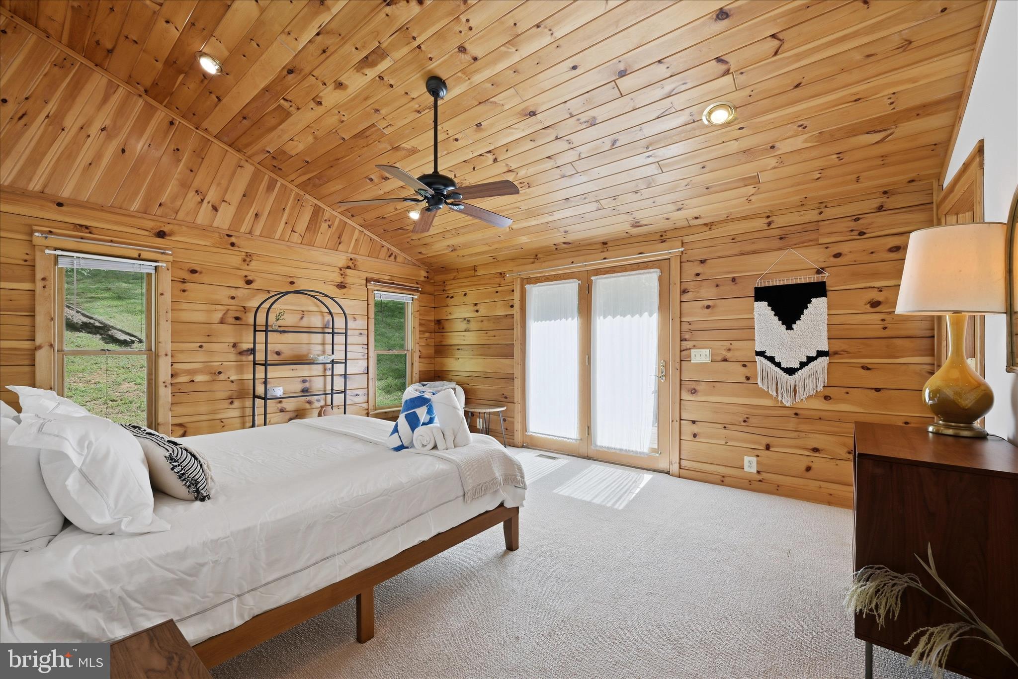 938 Fetchett Road Bentonville, VA 22610 - Photo 27 of 69 Primary Bedroom