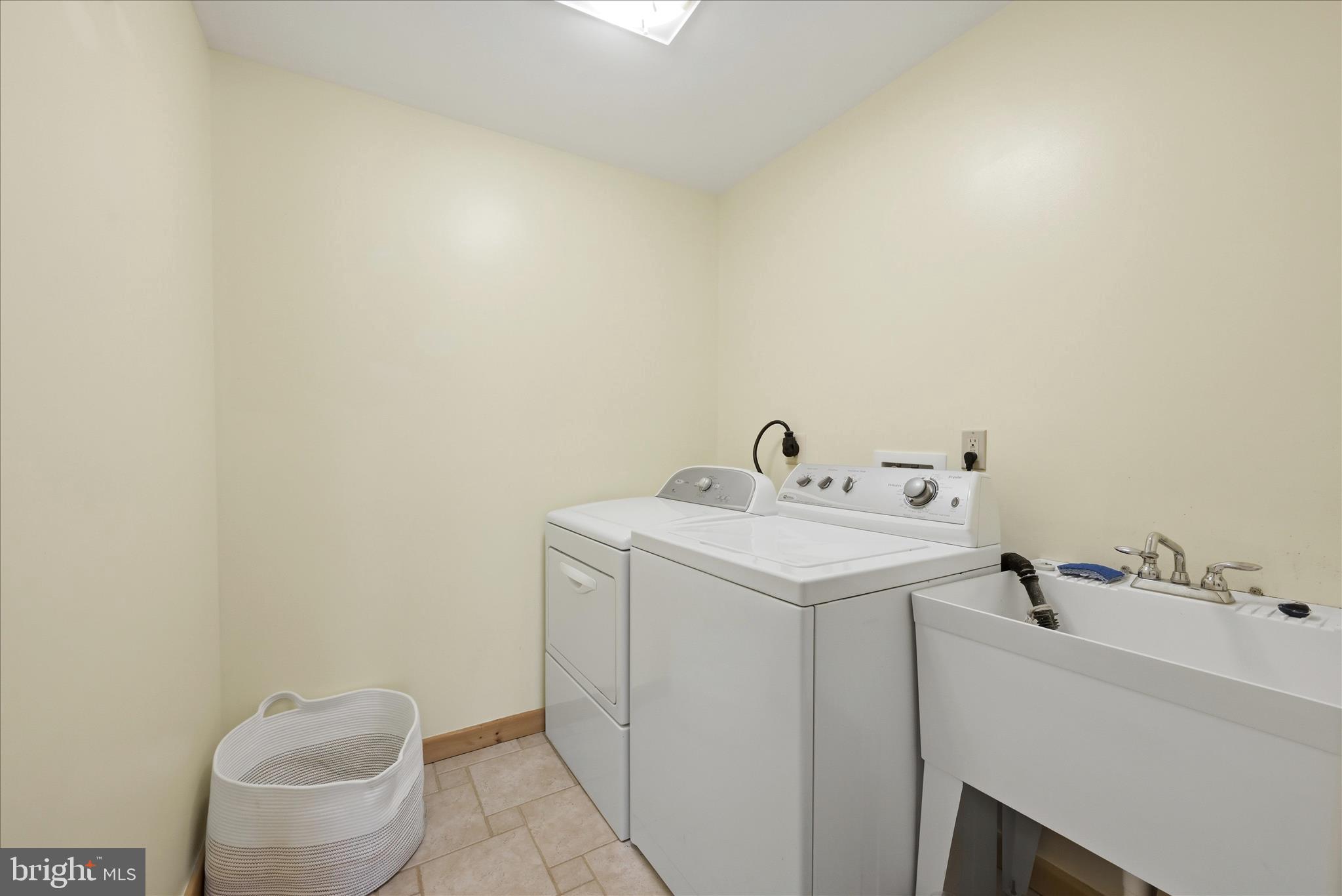 938 Fetchett Road Bentonville, VA 22610 - Photo 42 of 69 Laundry Area