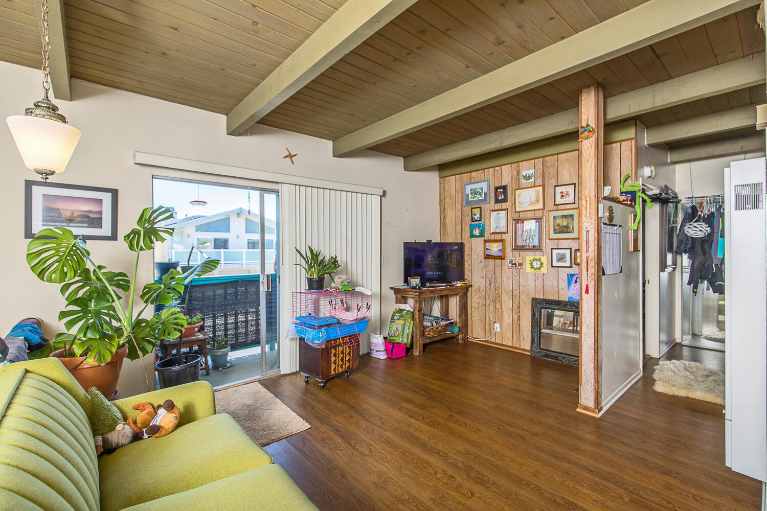 133 Burbank Avenue Oxnard, CA 93035 - Photo 14 of 40 a living room with furniture and a flat screen tv
