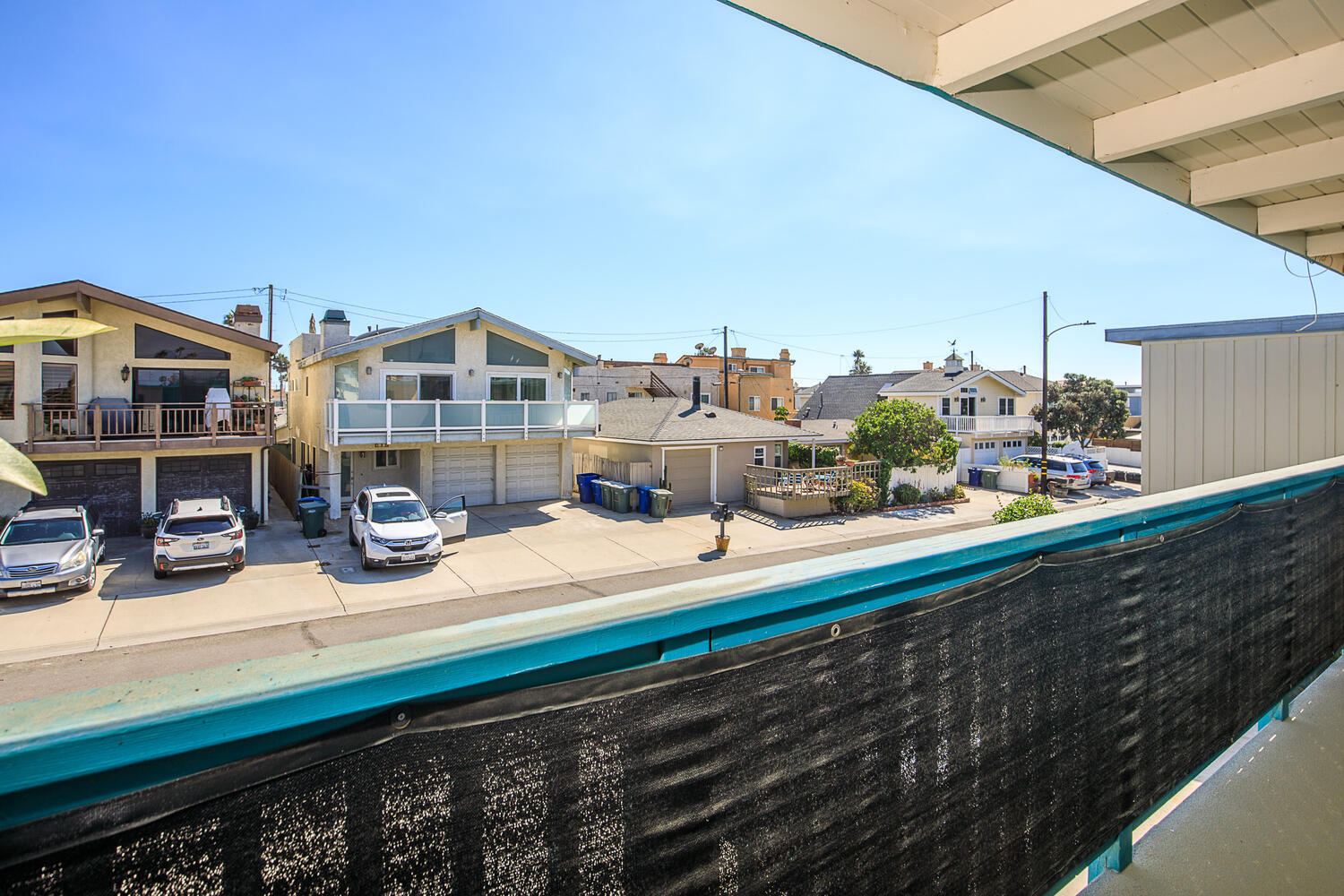 133 Burbank Avenue Oxnard, CA 93035 - Photo 18 of 40 a view of outdoor space with seating area