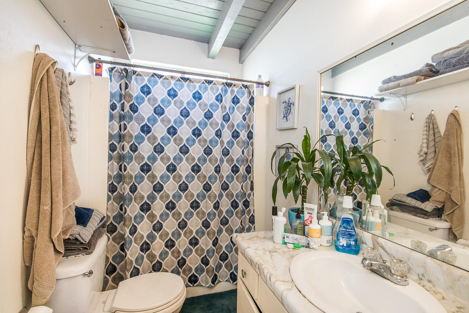 133 Burbank Avenue Oxnard, CA 93035 - Photo 30 of 40 a bathroom with a sink toilet and shower