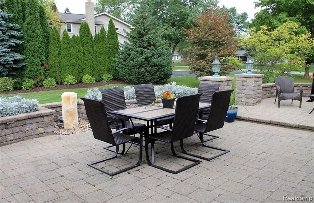30740 Ridgeway Drive Farmington Hills, MI 48334 - Photo 4 of 58
