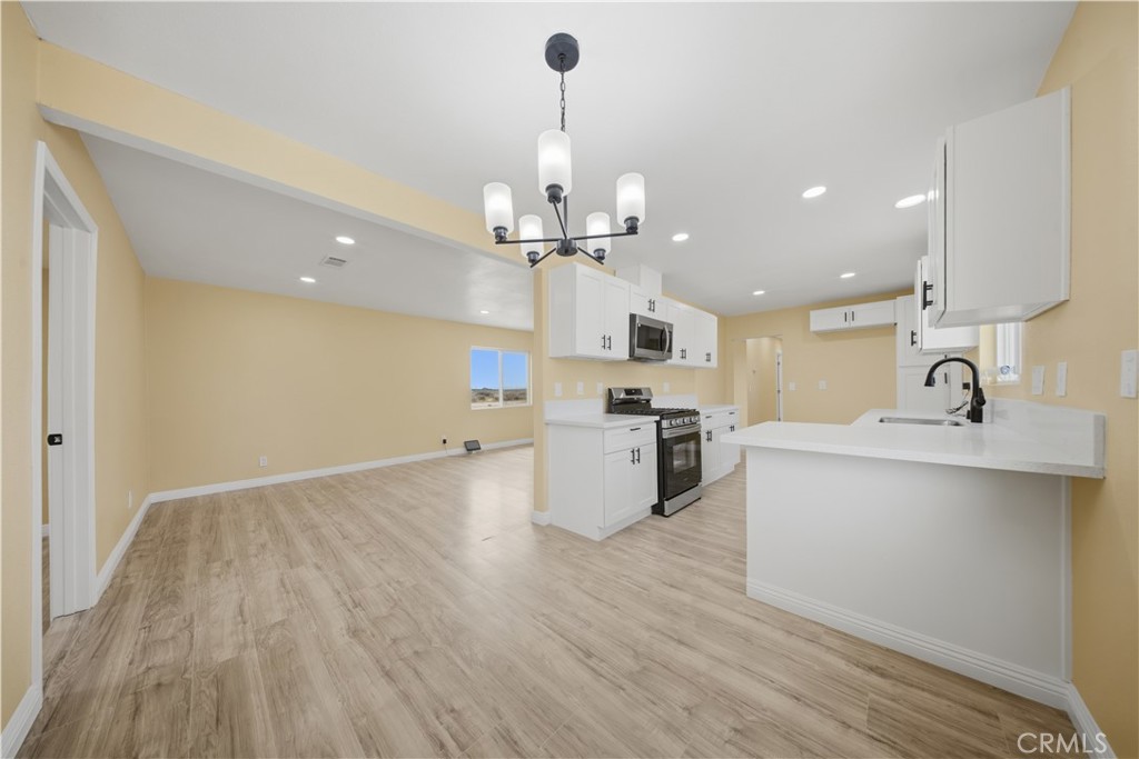 16657 Foothill Avenue Edwards, CA 93523 - Photo 11 of 26