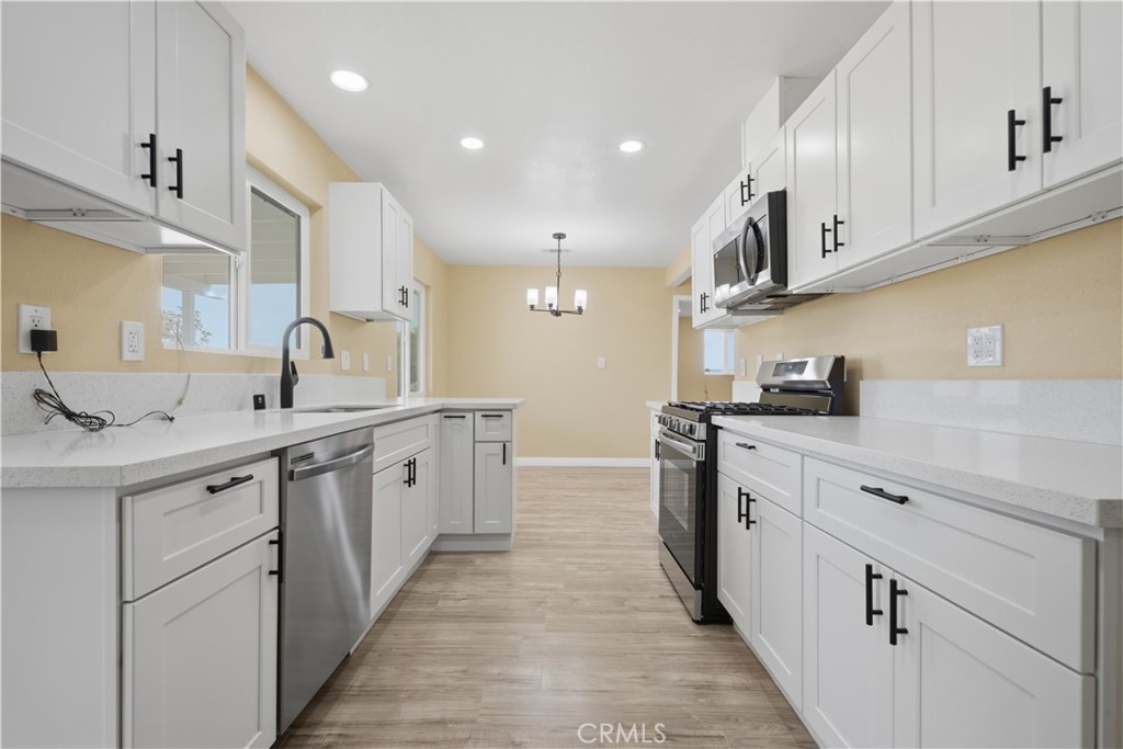 16657 Foothill Avenue Edwards, CA 93523 - Photo 12 of 26