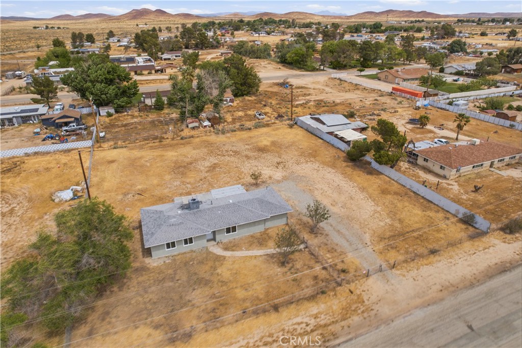 16657 Foothill Avenue Edwards, CA 93523 - Photo 4 of 26