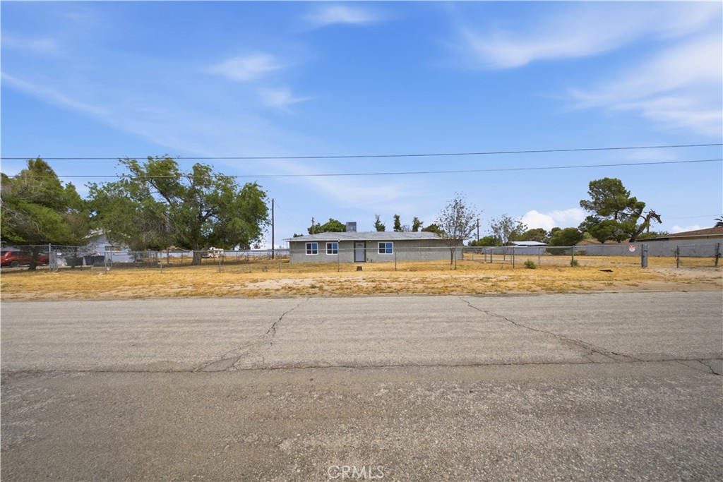 16657 Foothill Avenue Edwards, CA 93523 - Photo 6 of 26