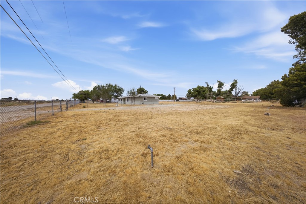 16657 Foothill Avenue Edwards, CA 93523 - Photo 7 of 26