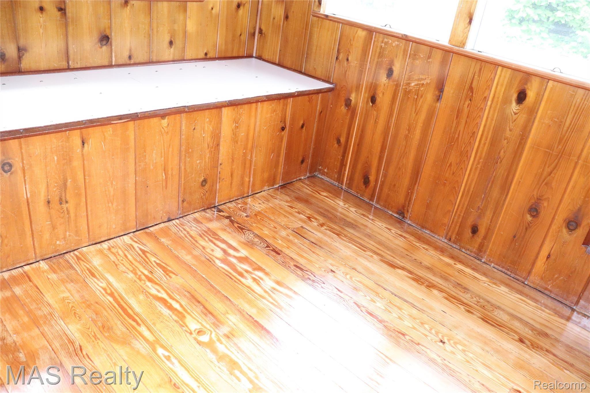 109 Chippewa Road Pontiac, MI 48341 - Photo 20 of 22 IMG_0326.JPG