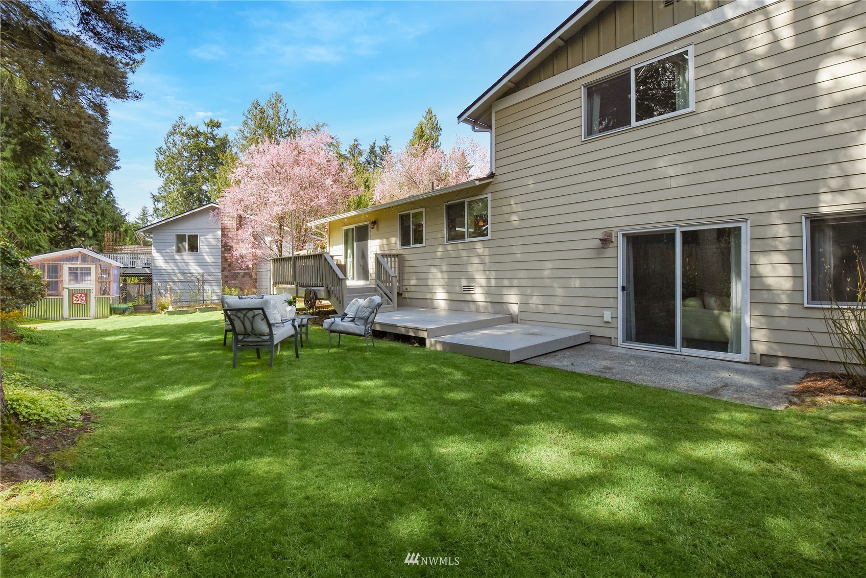1922 172nd Place Southeast Bothell, WA 98012 - Photo 24 of 26 a front view of house with yard and green space