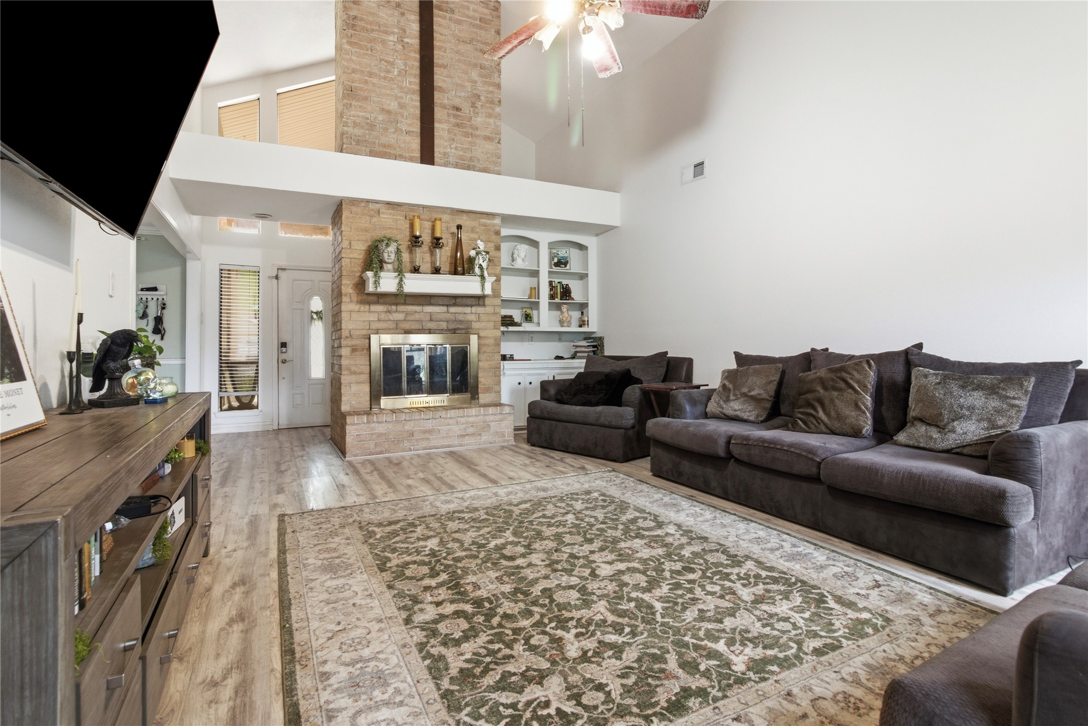 7310 Maple Lane Baytown, TX 77521 - Photo 5 of 28