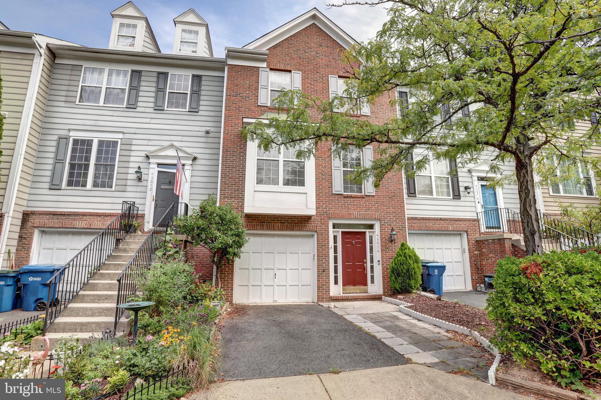 43074 Francis Square Chantilly, VA 20152 - Photo 3 of 23