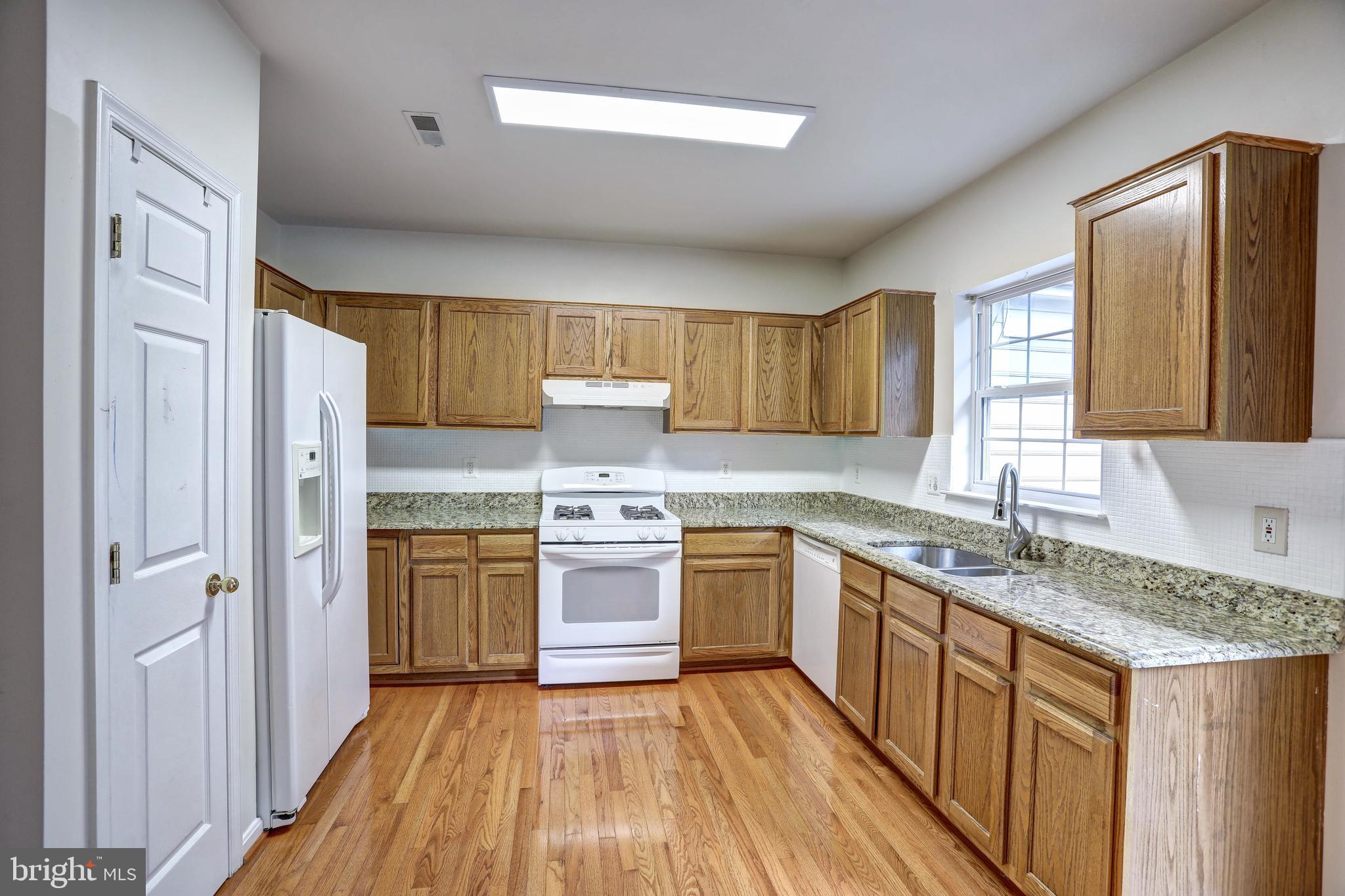 43074 Francis Square Chantilly, VA 20152 - Photo 5 of 23