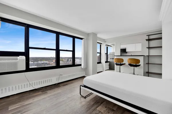 $135,000 | 6030 North Sheridan Road, Unit 1307, Chicago, IL 60660
