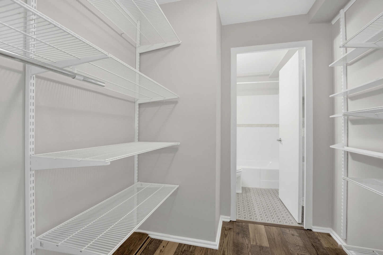 6030 North Sheridan Road, Unit 1307 Chicago, IL 60660 - Photo 12 of 16