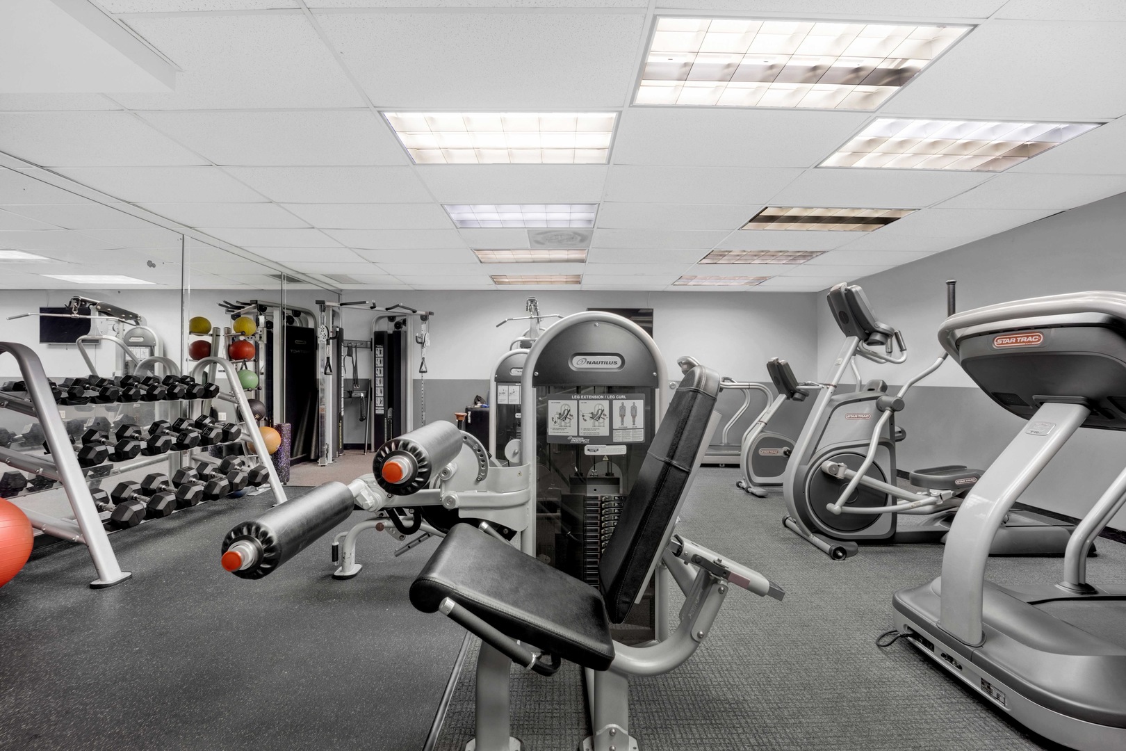 6030 North Sheridan Road, Unit 1307 Chicago, IL 60660 - Photo 14 of 16