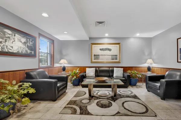 $135,000 | 6030 North Sheridan Road, Unit 1307, Chicago, IL 60660