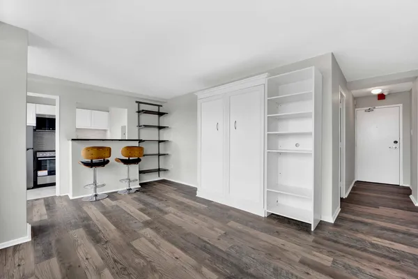 $135,000 | 6030 North Sheridan Road, Unit 1307, Chicago, IL 60660