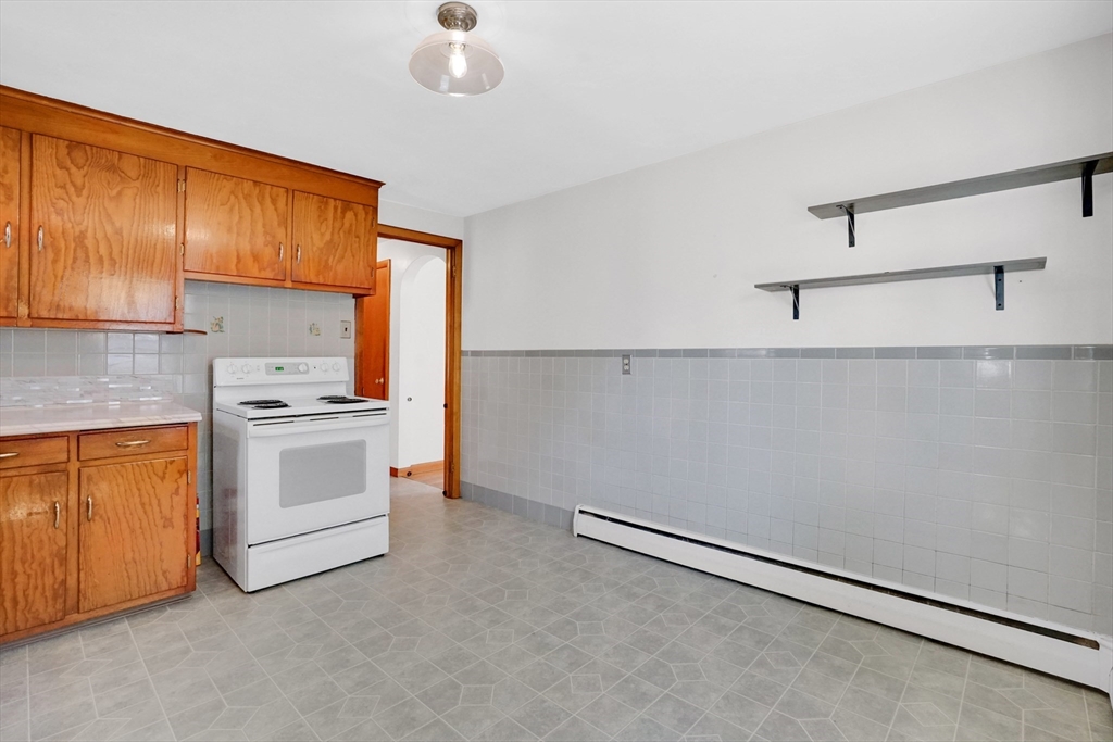 267 Connecticut Avenue Springfield, MA 01104 - Photo 5 of 41