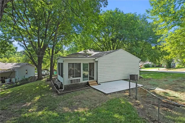 $269,900 | 1601 Northeast 62nd Terrace, Gladstone, MO 64118