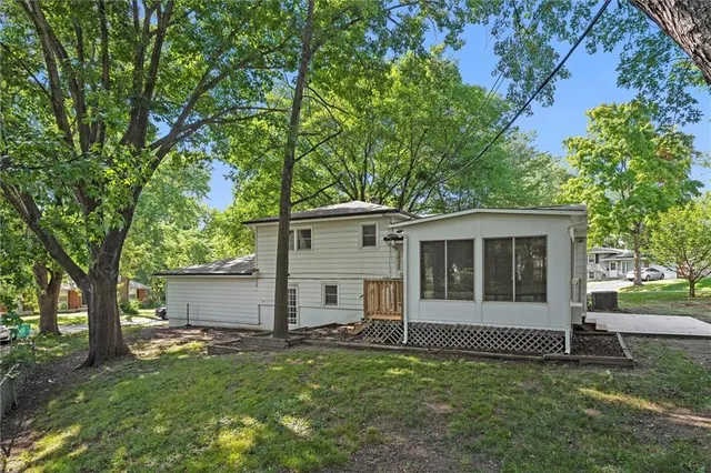 $269,900 | 1601 Northeast 62nd Terrace, Gladstone, MO 64118