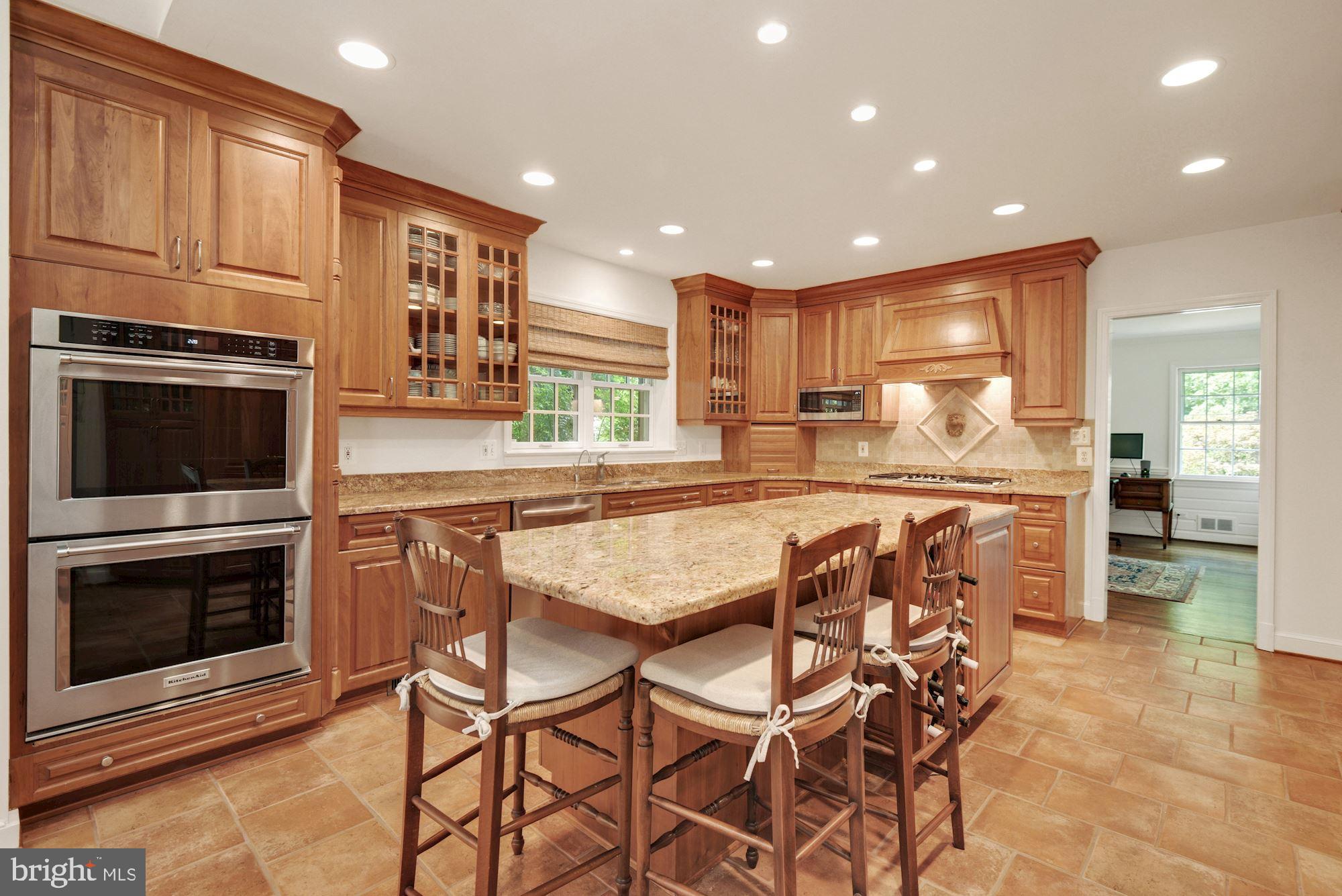 8213 Kerry Road Chevy Chase, MD 20815 - Photo 12 of 44 Gourmet Kitchen
