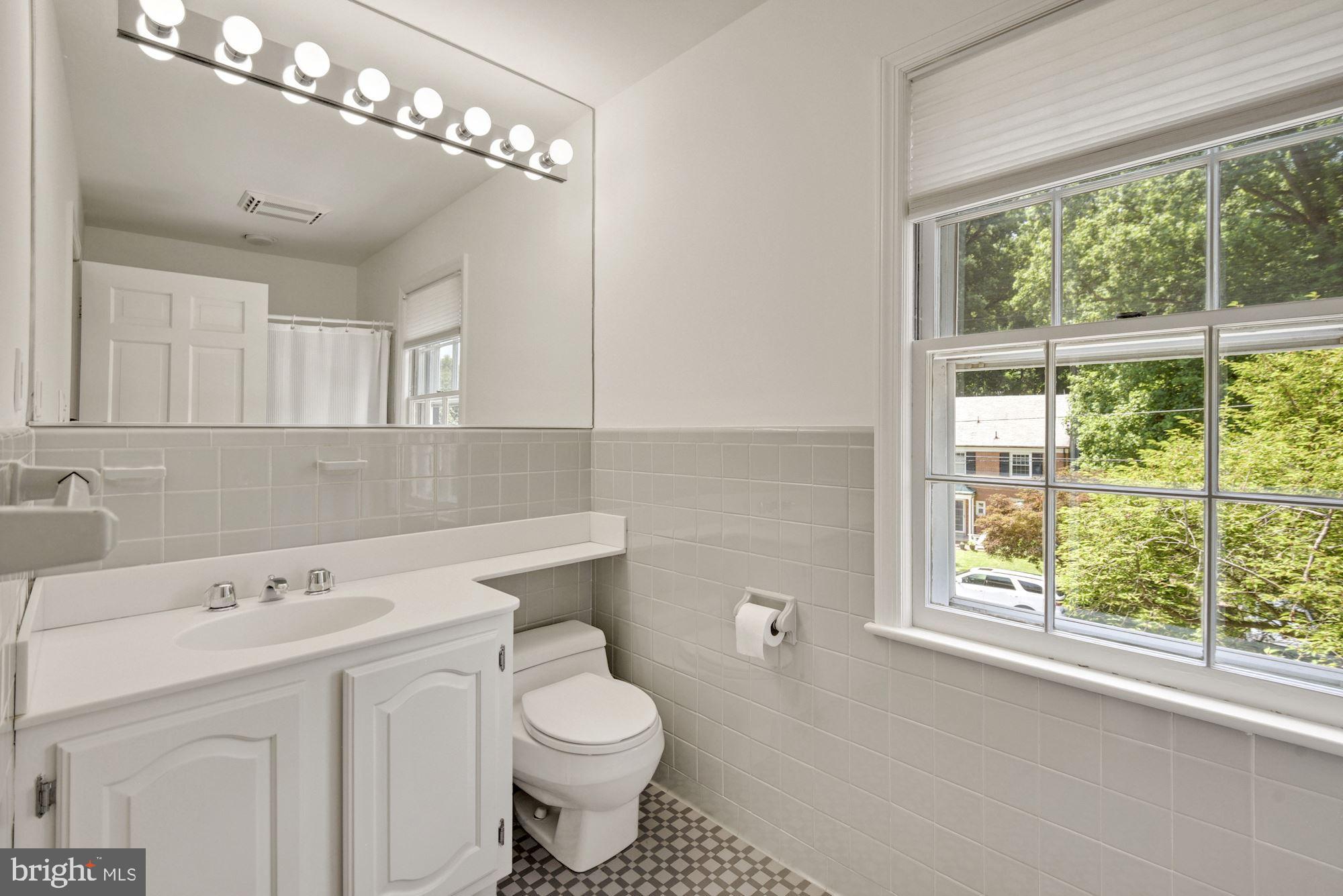 8213 Kerry Road Chevy Chase, MD 20815 - Photo 26 of 44 Primary Bathroom