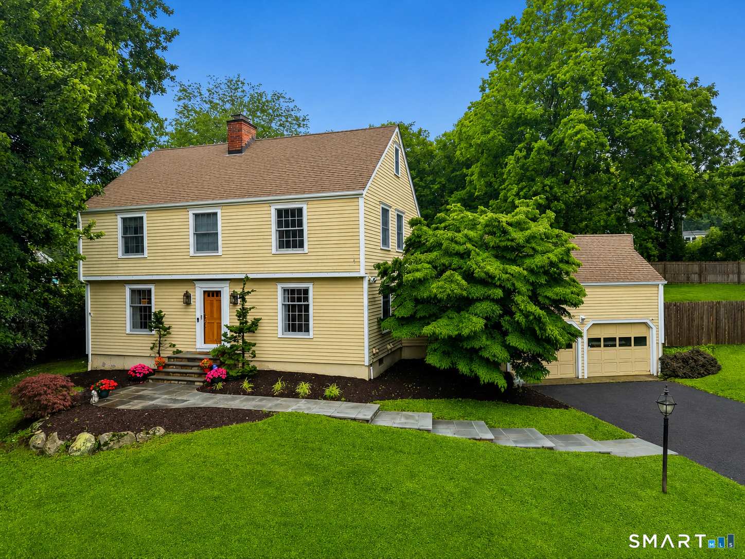 14 Woodchuck Lane Ridgefield, CT 06877 - Photo 2 of 39 Front of House