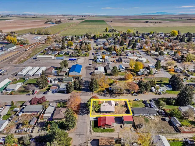 $269,999 | 220 Maple Avenue West, Hansen, ID 83334