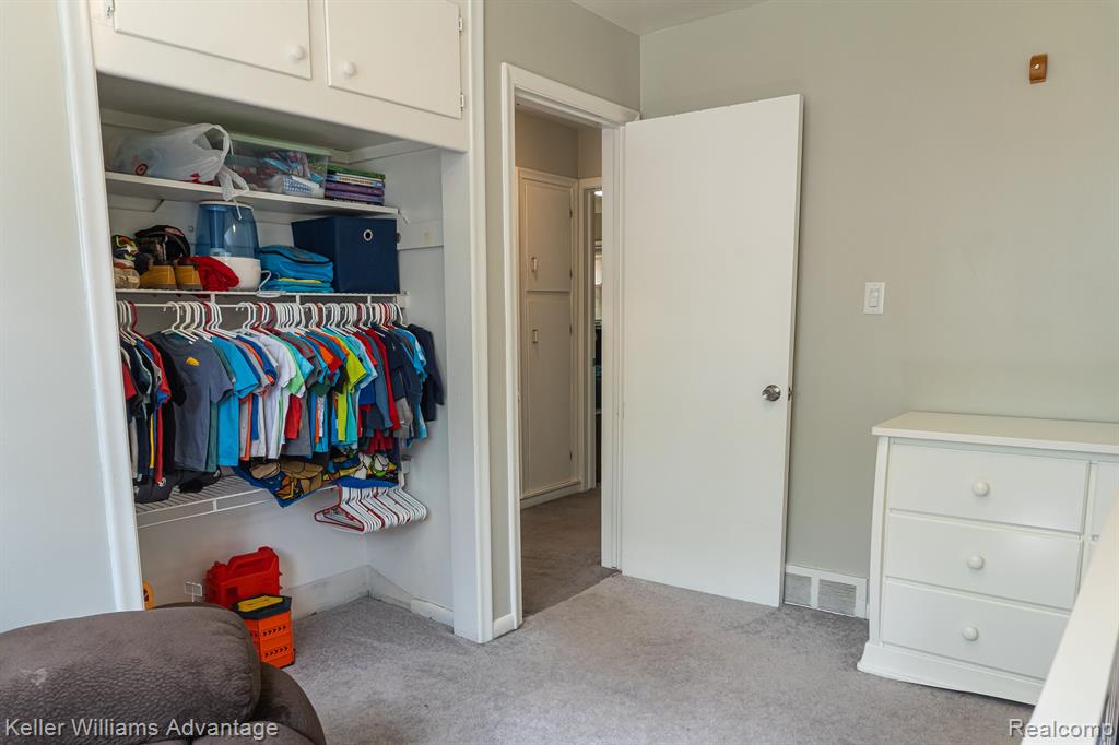 31525 Kelly Road Fraser, MI 48026 - Photo 20 of 29