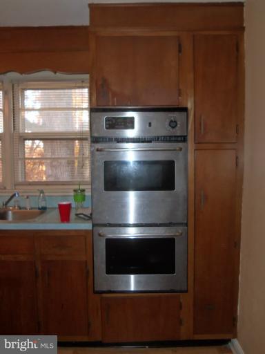 9523 Temple Hill Road Clinton, MD 20735 - Photo 6 of 8 Kitchen