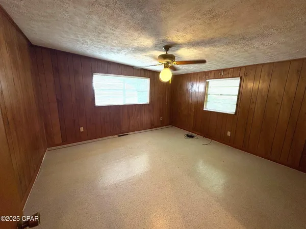 $89,900 | 1966 Lockey Avenue, Sneads, FL 32460