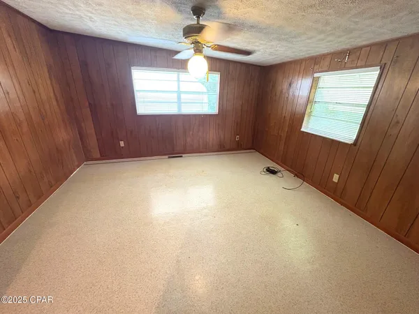 $89,900 | 1966 Lockey Avenue, Sneads, FL 32460