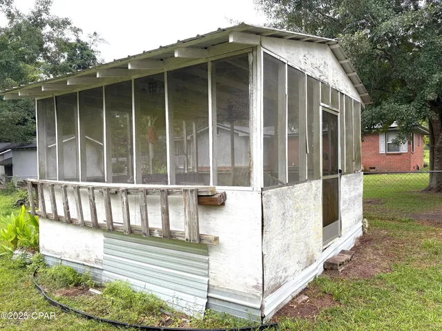 $89,900 | 1966 Lockey Avenue, Sneads, FL 32460
