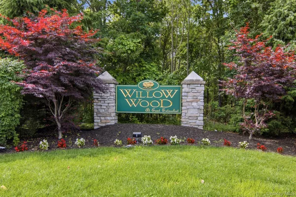 $650,000 | 31 Willow Wood Drive, East Setauket, NY 11733