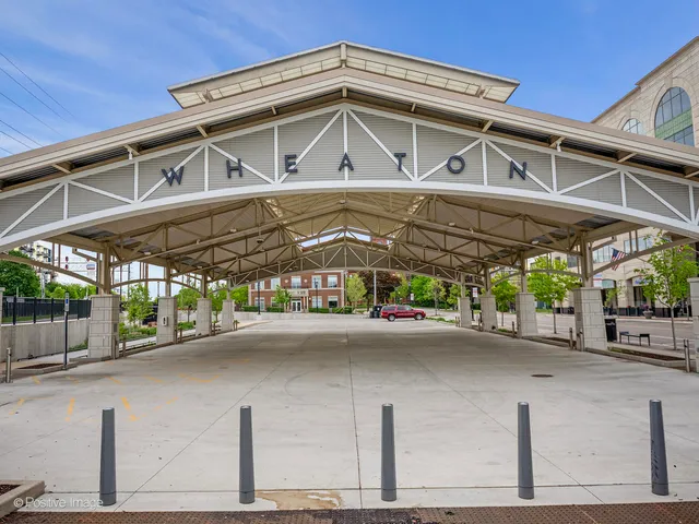 $425,000 | 114 West Prairie Avenue, Wheaton, IL 60187